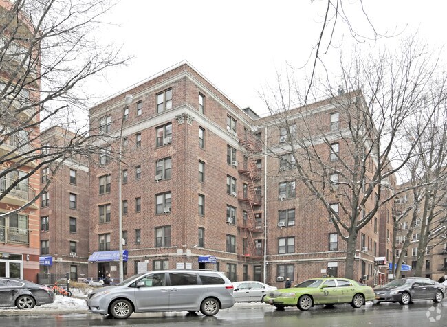 Building Photo - 4211 Kissena Blvd
