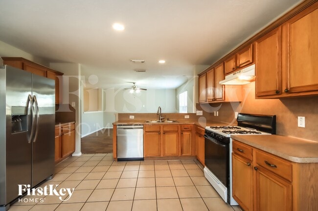 Foto del edificio - 17903 Seco Creek Ln