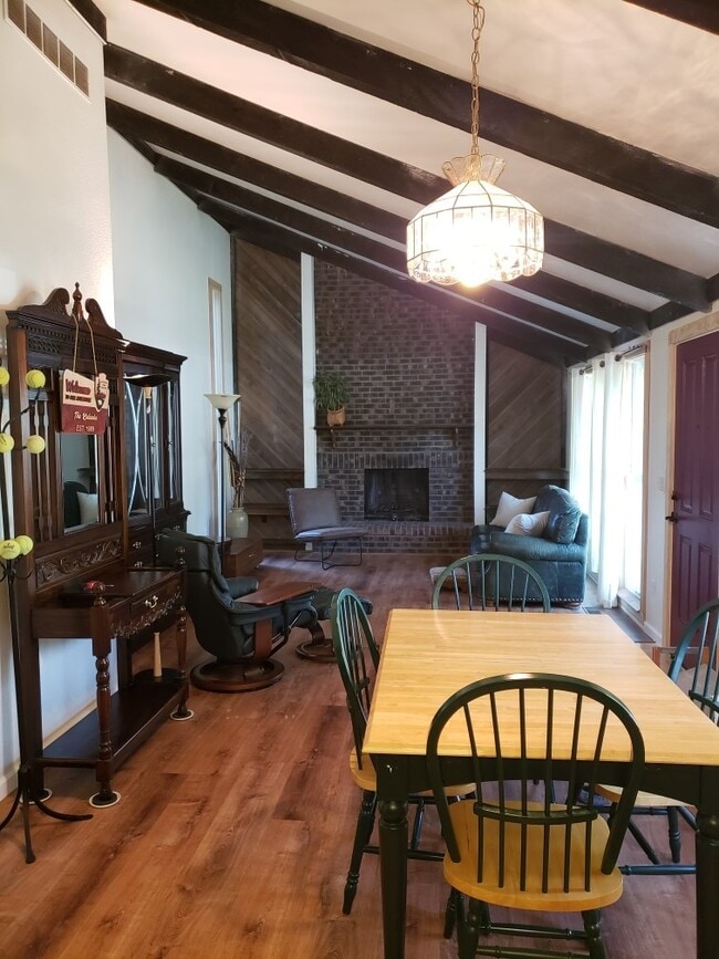 Foto del edificio - 515 E 14th N St