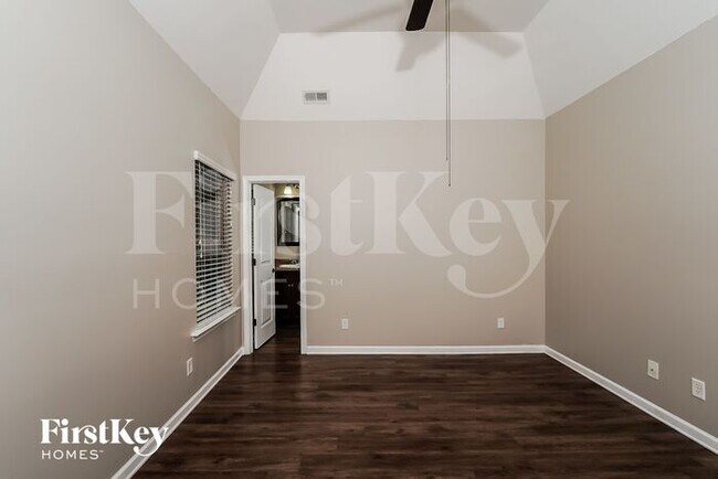 Foto del edificio - 5245 Jean Ridge Ln