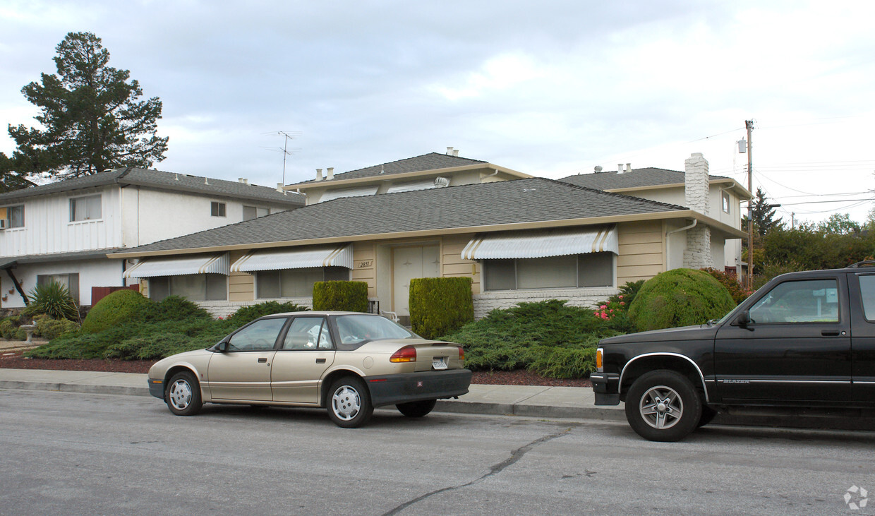 Building Photo - 2851 Malabar Avenue