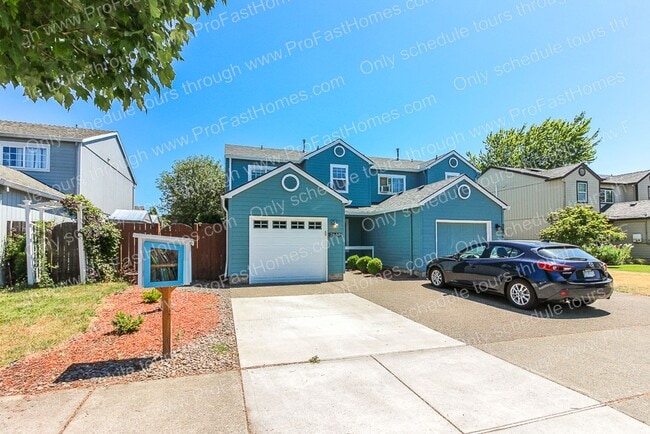 Building Photo - 2642 NE 1st Dr