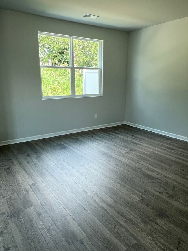 Foto del edificio - Brand New Townhome in Lebanon