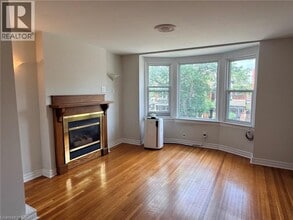 Building Photo - 218 Maplewood Ave