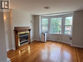 Building Photo - 218 Maplewood Ave