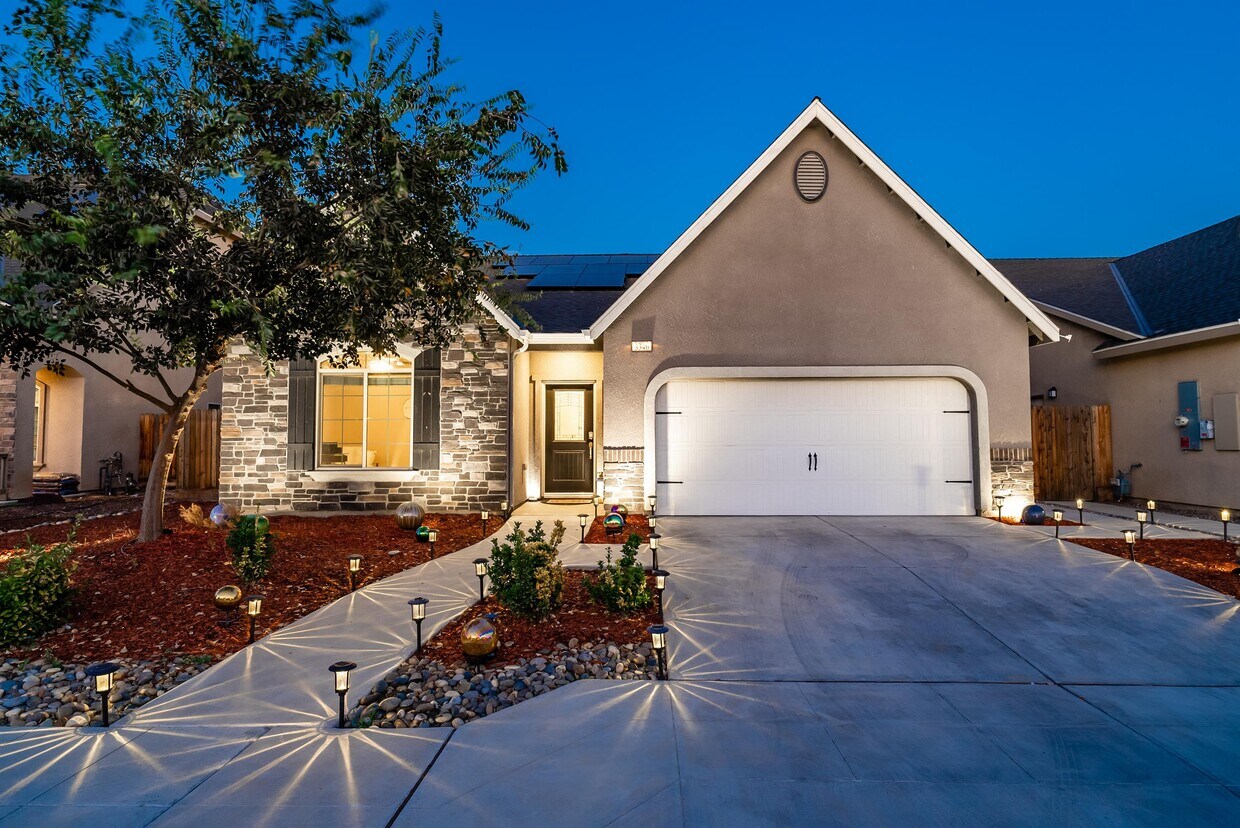 3346 N Shelly Ave, Fresno, CA 93727 House Rental in Fresno, CA
