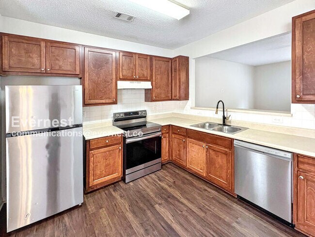 Foto del edificio - 8646 Thomas Ln