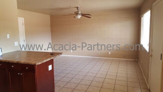 Foto del edificio - 2861 N Columbus Blvd