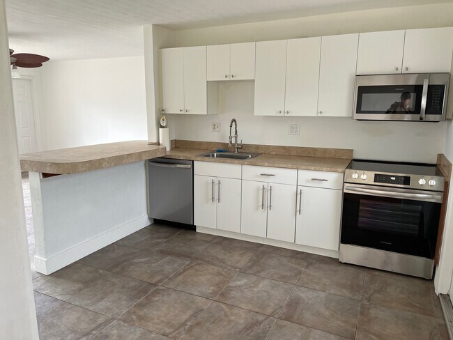 Foto del edificio - 1050 NE 23rd Pl