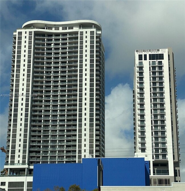 Building Photo - 1600 NE 1st Ave
