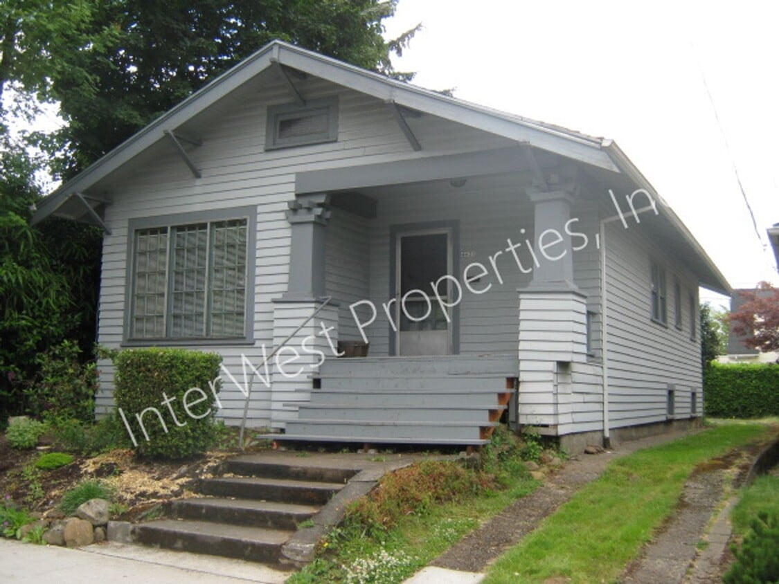 Foto principal - 2 Bedroom Home in the Alberta area with To...