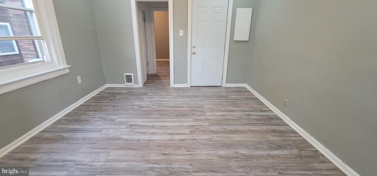 5008 St Unit 2ND FLOOR FRONT, Philadelphia, PA 19124 Room for