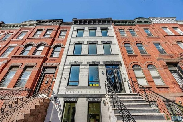 Building Photo - 33 Madison Ave