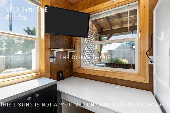 Foto del edificio - Welcome home to this charming and quaint t...