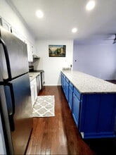 Building Photo - 15 Victory St