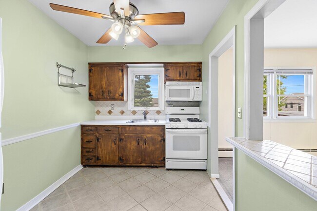 Building Photo - 342 Centre Ave