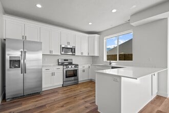 Building Photo - 489 W 1760 N