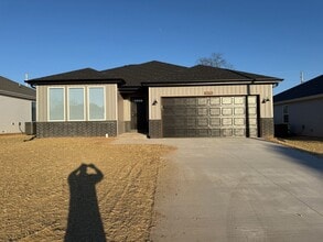 Building Photo - 3440 N Nixon Ave