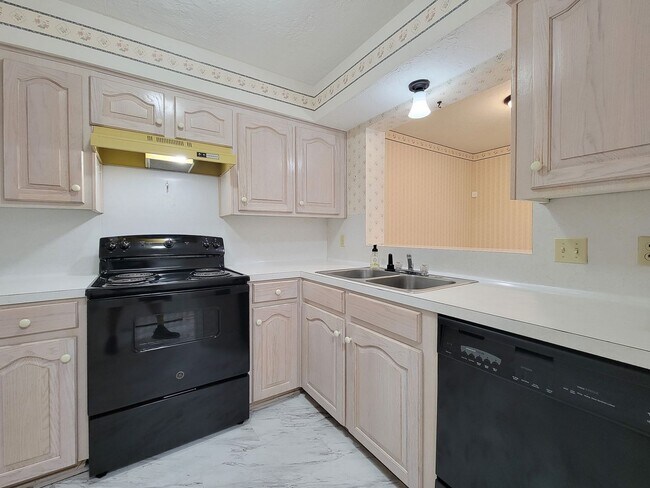 Foto del edificio - 2 BEDROOM 2.5 BATH TOWNHOME IN HUMBLE