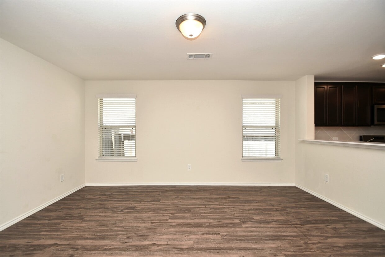 Primary Photo - 5010 Brewcastle Ln