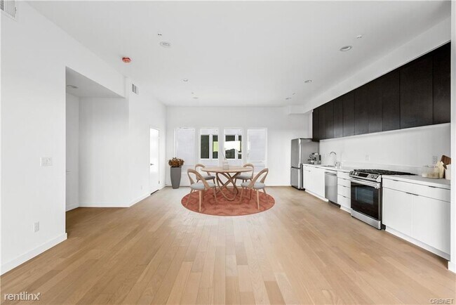 Foto del edificio - 3 br, 4 bath House - 3509 Fletcher Dr # 7