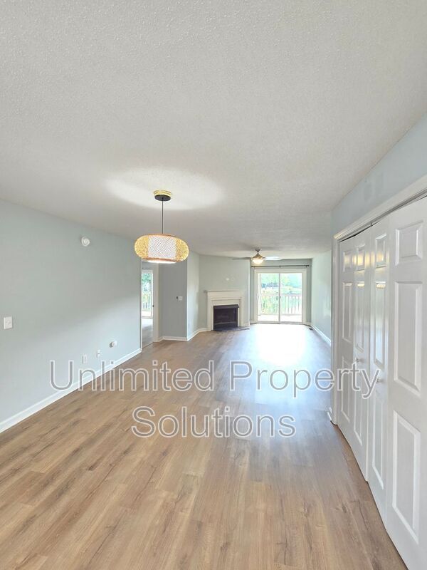 Building Photo - 5211 Lapaloma Ct