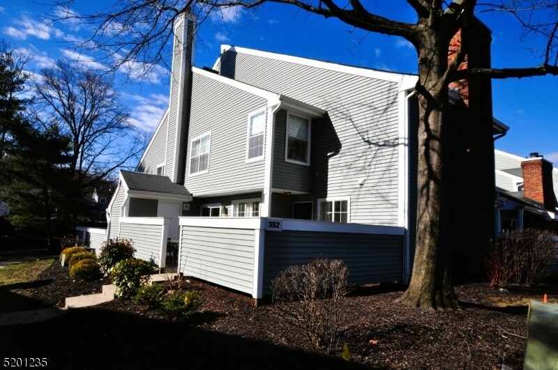 352 Greenbriar Dr, Union, NJ 07083 House Rental in Union, NJ