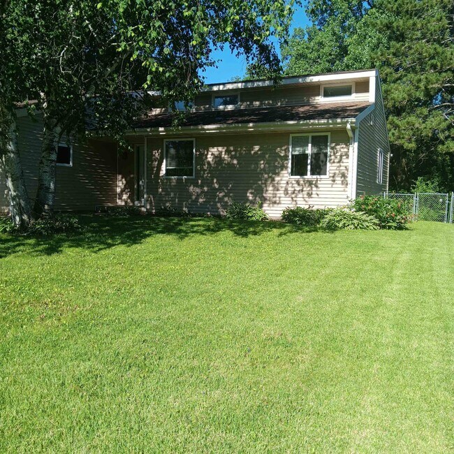 Foto del edificio - 2677 Richardson St