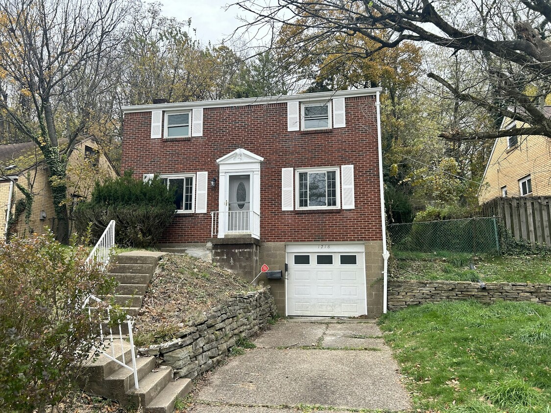 Foto principal - 1718 McNary Blvd