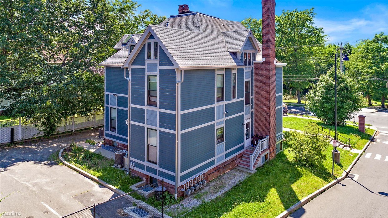 Primary Photo - 1 br, 1.5 bath Apartment - 477 Prospect St 1L