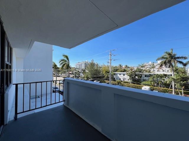Foto del edificio - 10101 E Bay Harbor Dr