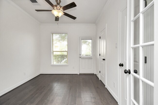 Foto del edificio - 1411 Upland Arbor Dr