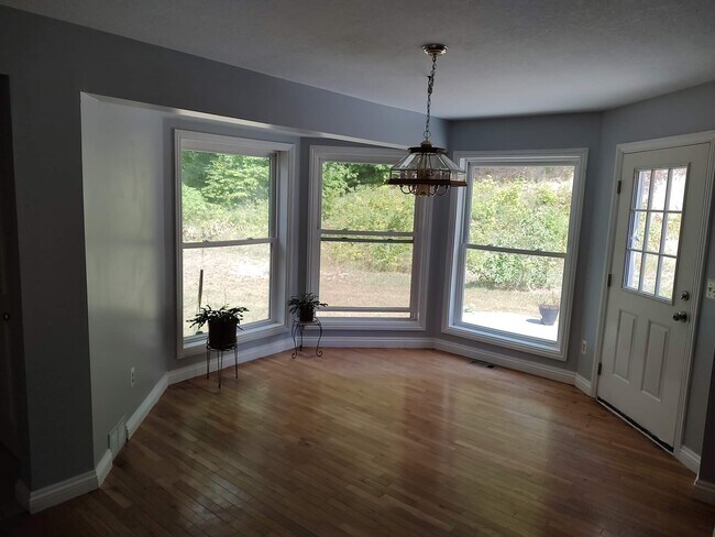 Foto del edificio - 2860 Pleasant Valley Rd