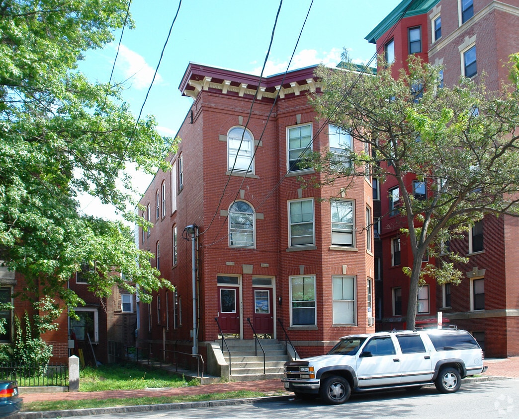 Foto principal - 130-132 Danforth St