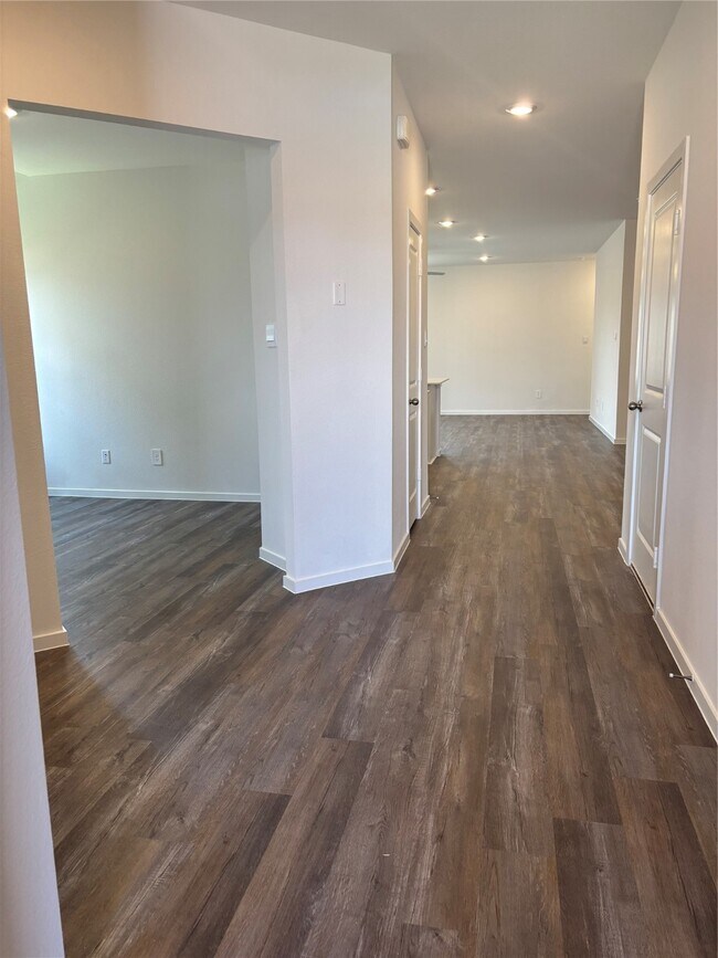Foto del edificio - 27314 Oceanus Springs Dr