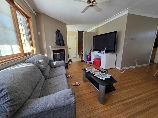 Building Photo - 127 Robert Wallace Dr