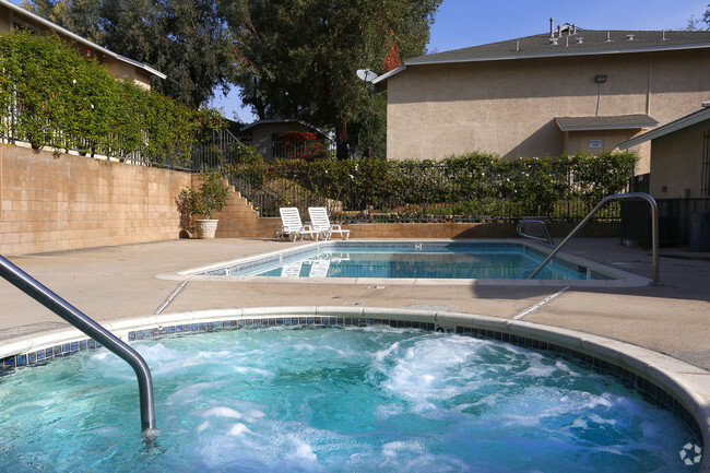 Relaxing Pool & Spa - Ironwood Villas