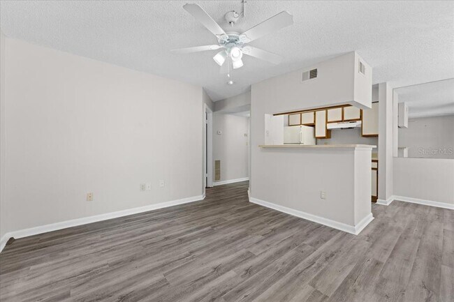 Foto del edificio - 8641 Fancy Finch Dr