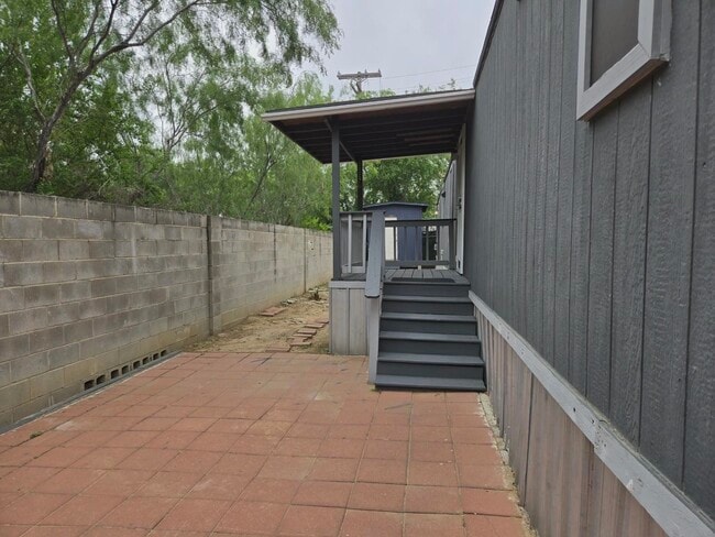 Foto del edificio - 8604 Superior Dr