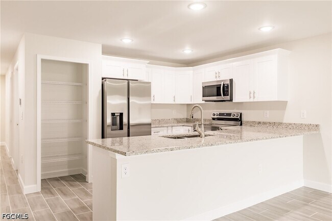 Building Photo - 3833-3835 Kitty Hawk Dr