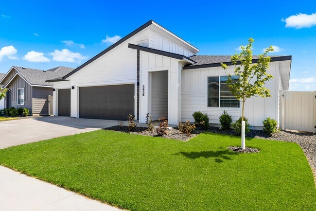 Foto del edificio - New Meridian Home with Vaulted Great Room and Extra Garage Space