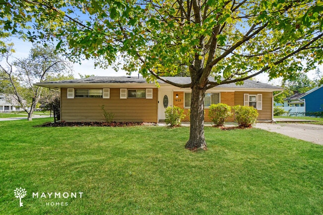 Building Photo - 1408 Lillian Ln