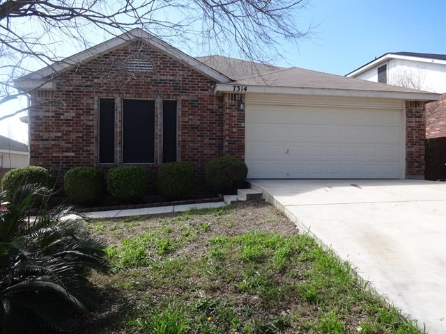Building Photo - 7314 Highland Lake Dr
