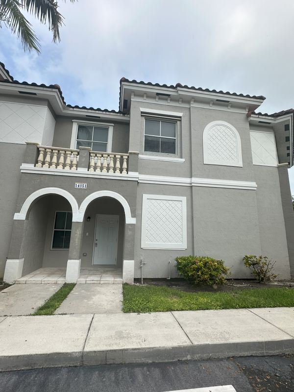Building Photo - 14051 SW 49th St