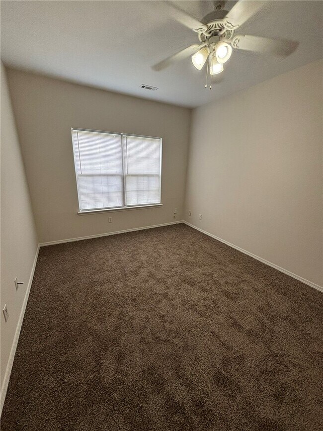 Building Photo - 3100 SW Deerfield Blvd