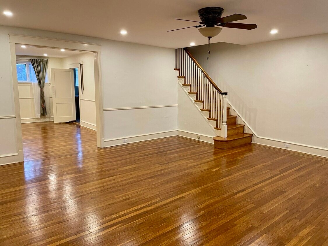 Foto principal - 3304 Tilden St