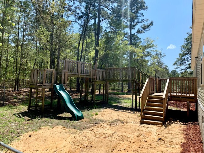 Building Photo - 1346 Sandy Ridge Way NE