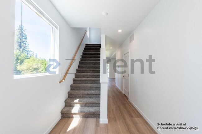 Foto del edificio - 3811 E 12th Ave