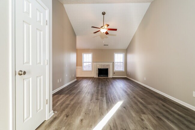 Foto del edificio - 300 Windsor Brook Ln SE