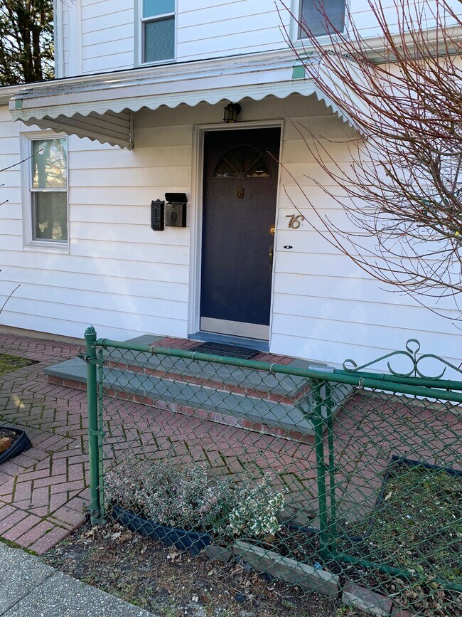 Foto del edificio - 76 Hazel St